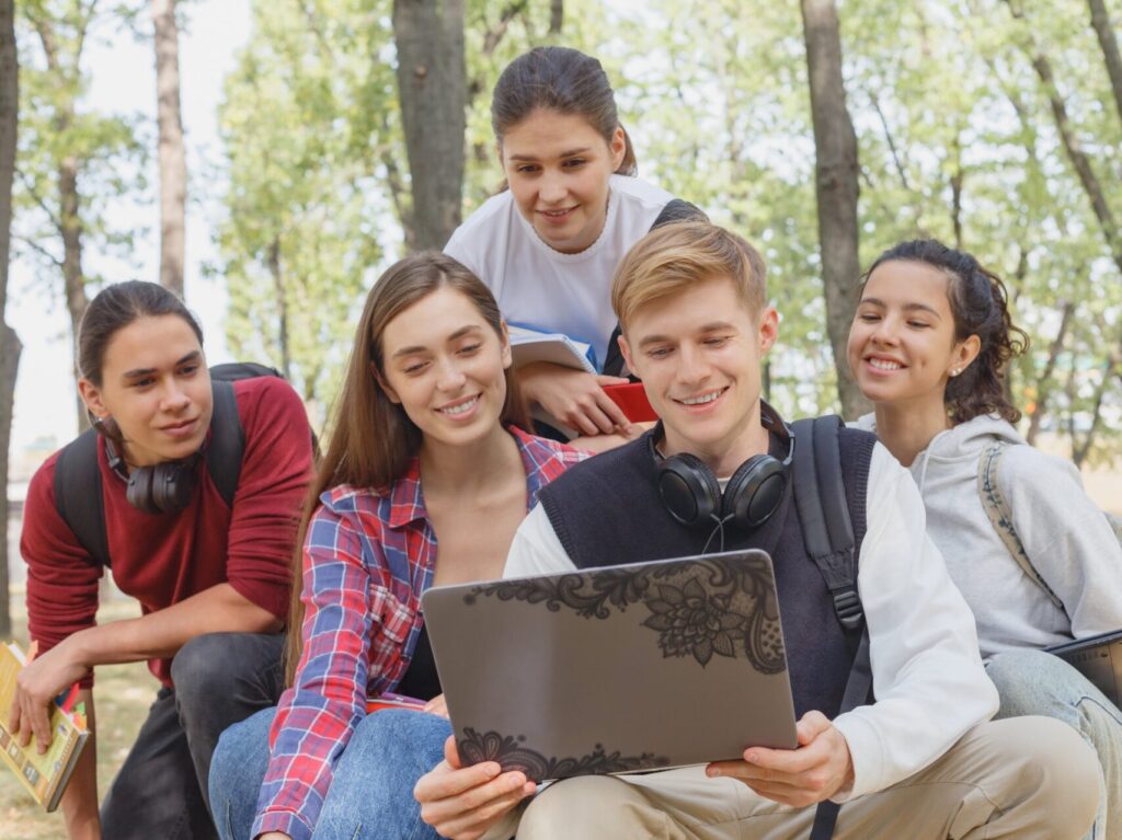 ABOUT
私たちについて
国際交流を育む、
外国人向けシェアハウス